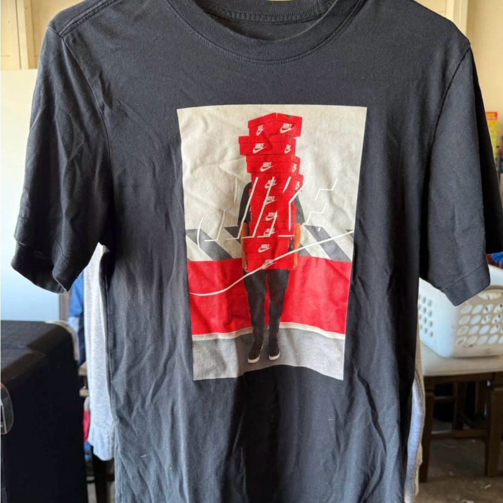 Nike Men's Charcoal Tee with Red Graphic